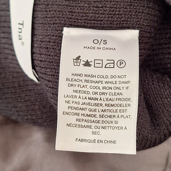 NWOT TNA Aritzia Beanie Women's OSFM Basic Black Ribbed Outdoor Cozycore - Picture 8 of 8